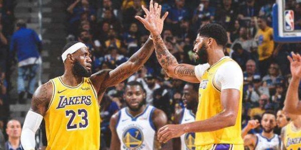 NBA-詹姆斯补篮绝杀凯尔特人，湖人终结七连胜登顶东部引热议